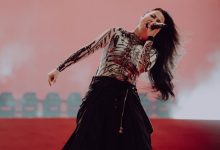 Tirai panggung terbakar saat konser Evanescence di Tampa Florida akibat efek kembang api panggung