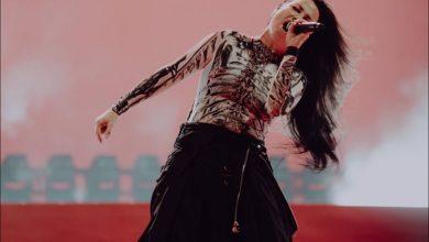 Tirai panggung terbakar saat konser Evanescence di Tampa Florida akibat efek kembang api panggung