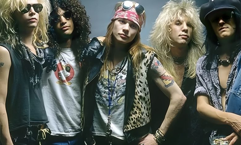 Guns N' Roses diduga akan menggelar konser di Jakarta setelah muncul videotron misterius bertuliskan Welcome to the.