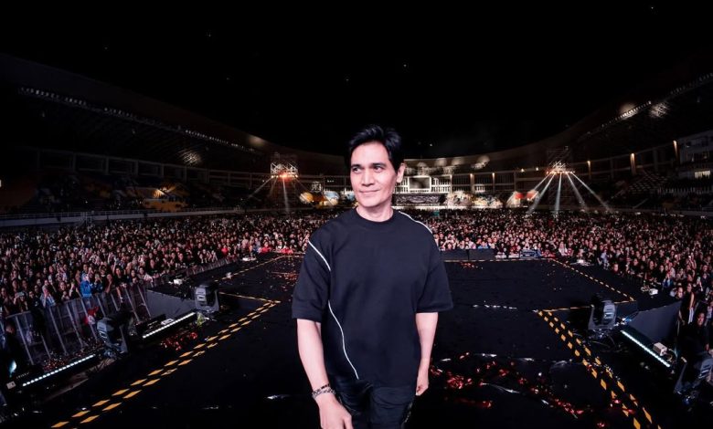 Tyo Nugros memberikan klarifikasi terkait batal tampil di konser Dewa 19 Malaysia.