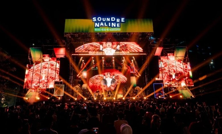 Suasana megah panggung Soundrenaline 2026 yang menjadi salah satu festival musik terbesar di Jakarta.