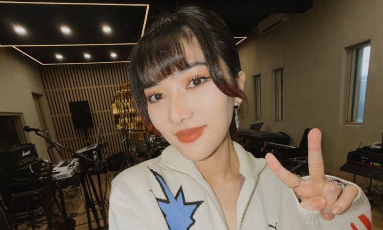 Isyana Sarasvati dan pengumuman resmi konser Isyana Sarasvati di Malaysia batal karena penjualan tiket belum mencapai target.