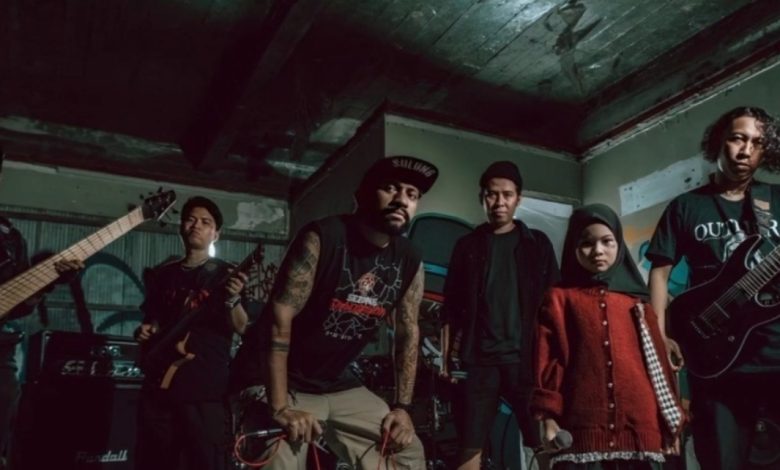 Malvomed bersama penyanyi cilik Bunga membawakan lagu Aku Lapar dengan konsep death metal