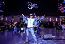 Slank saat membawakan lagu “Rakus”