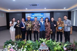 Dukungan Keluarga dan Akademisi Warnai Sidang Doktoral Ashanty